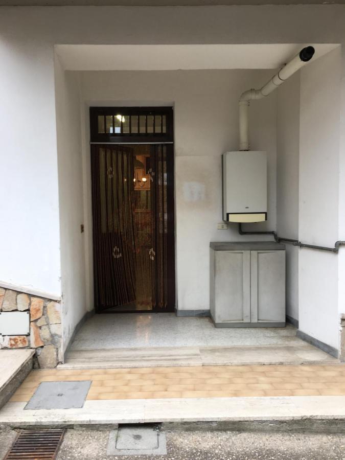 Appartamento A due passi da Roma Mentana Esterno foto